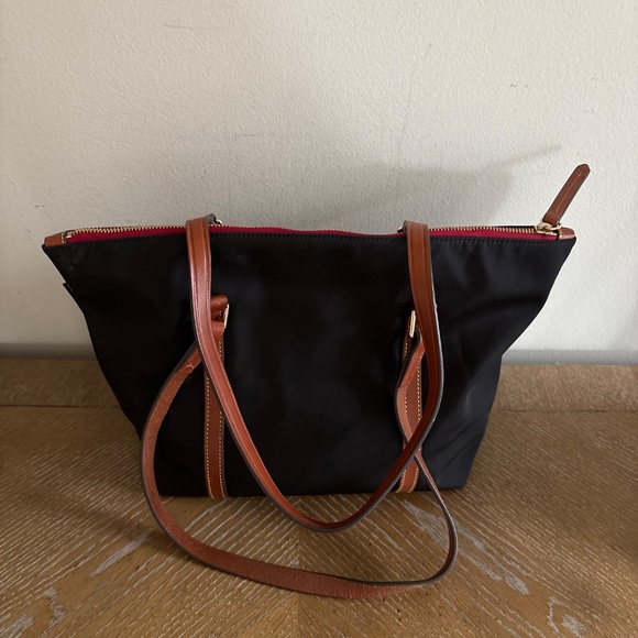 Dooney & Bourke Wayfarer Black Nylon/ Leather Top Zip Tote Handbag - Picture 3 of 6